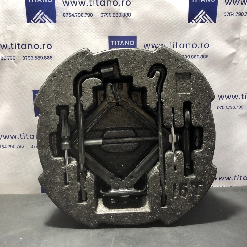 Cric roti / Volkswagen Passat B7 2013 / Accesorii roti si capace