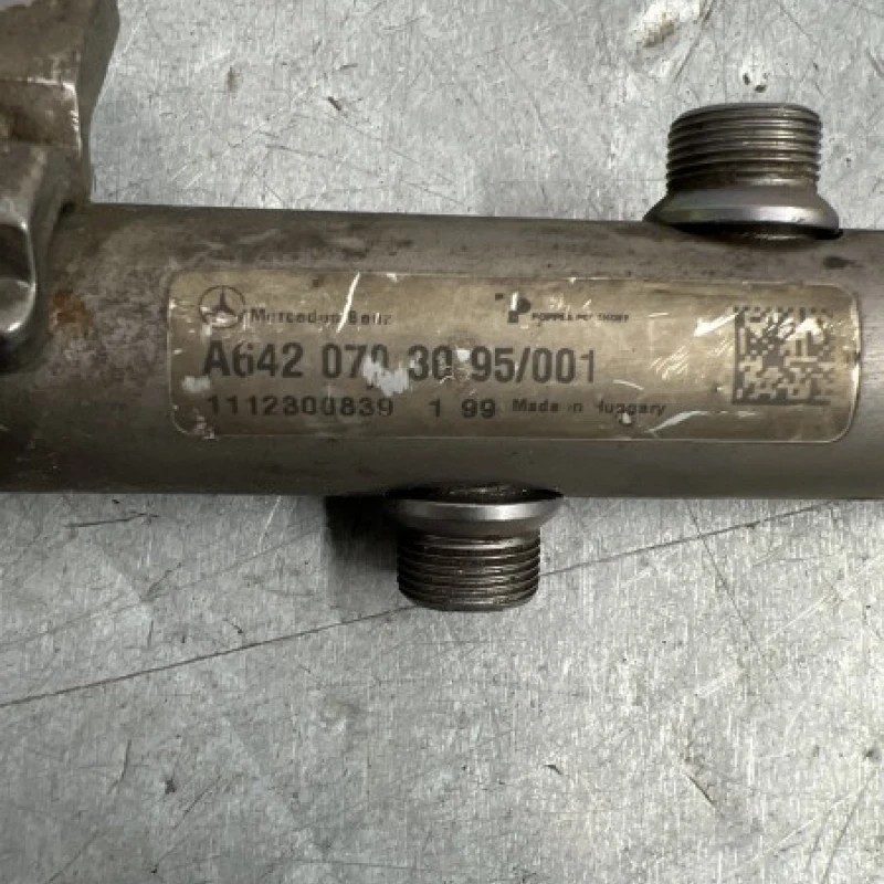 Rampa injectoare / Mercedes-Benz GL Class X164 2012 / Caroserie, oglinzi si faruri