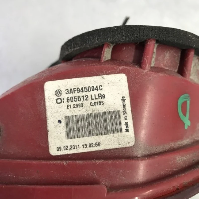 Stop dreapta haion / Volkswagen Passat B7 2012 / Caroserie, oglinzi si faruri