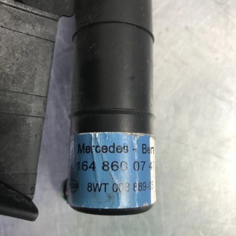 Spalator far stanga / Mercedes-Benz GL Class X164 2012 / Caroserie, oglinzi si faruri