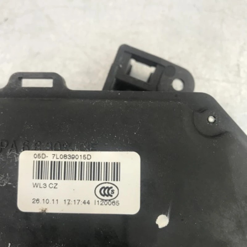 Iala broasca usa stanga spate / Volkswagen Golf MK6 2010 / Caroserie, oglinzi si faruri