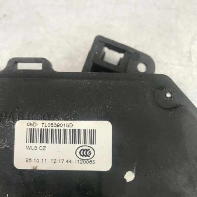 Iala broasca usa stanga spate / Volkswagen Golf MK6 2010 / Caroserie, oglinzi si faruri