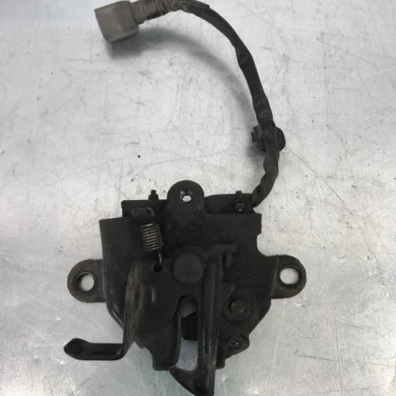 Incuietoare capota / Lexus CT 200h CT 200h 2012 / Caroserie, oglinzi si faruri