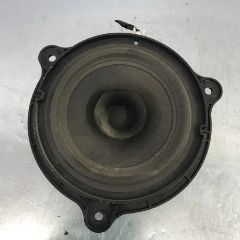 Boxa usa spate / Nissan Navara D40 2006 / Audio si electronice