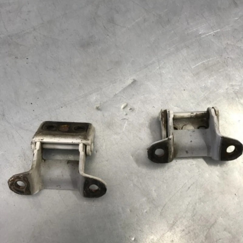 Balamale usa stanga spate / Nissan Navara D40 2006 / Caroserie, oglinzi si faruri