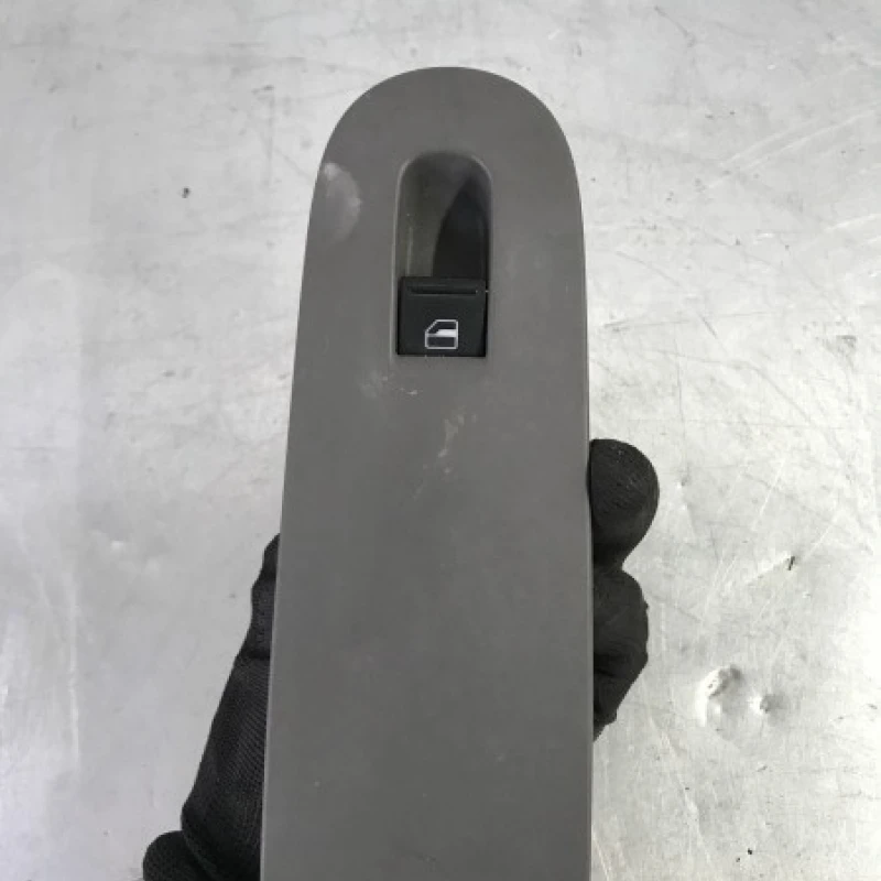 Buton geam dreapta fata Volkswagen 