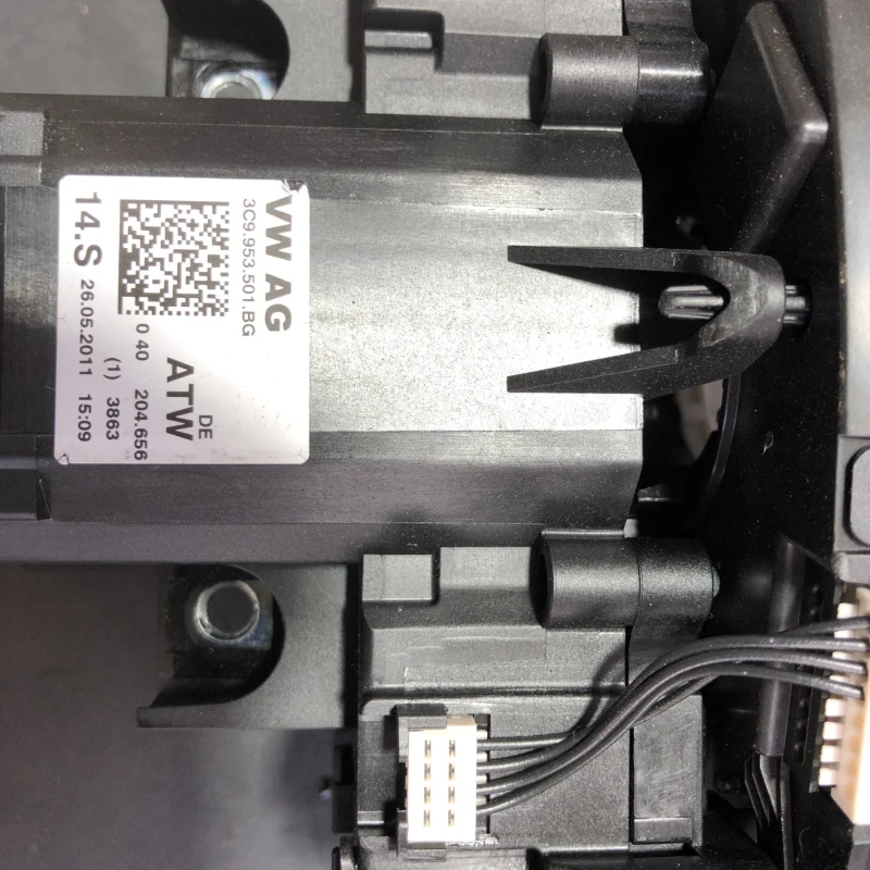 Spira volan cu manete / Volkswagen Passat B7 2013 / Audio si electronice