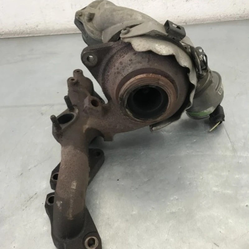Turbosuflanta turbo turbina / Volkswagen Passat B7 2012 / Motor, racire si evacuare