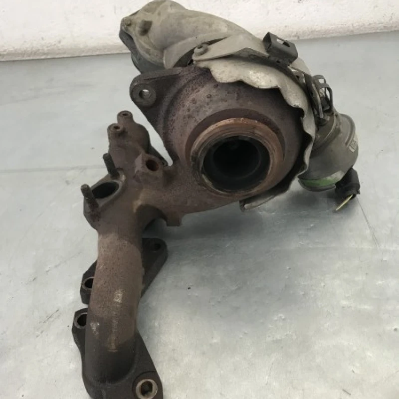 Turbosuflanta turbo turbina / Volkswagen Passat B7 2012 / Motor, racire si evacuare