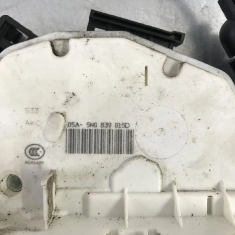 Iala broasca usa stanga spate / Volkswagen Tiguan 5N 2011 / Caroserie, oglinzi si faruri