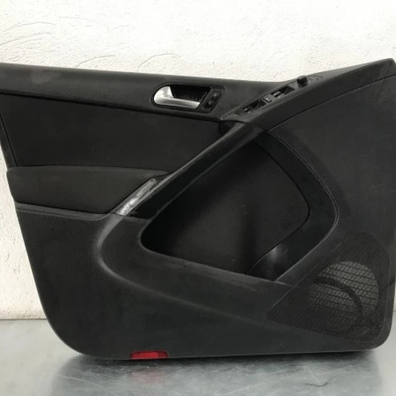 Panou tapiterie usa stanga fata Volkswagen Tiguan 5N 2009