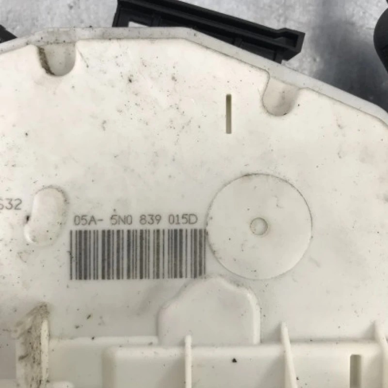 Iala broasca usa stanga spate / Volkswagen Tiguan 5N 2009 / Caroserie, oglinzi si faruri