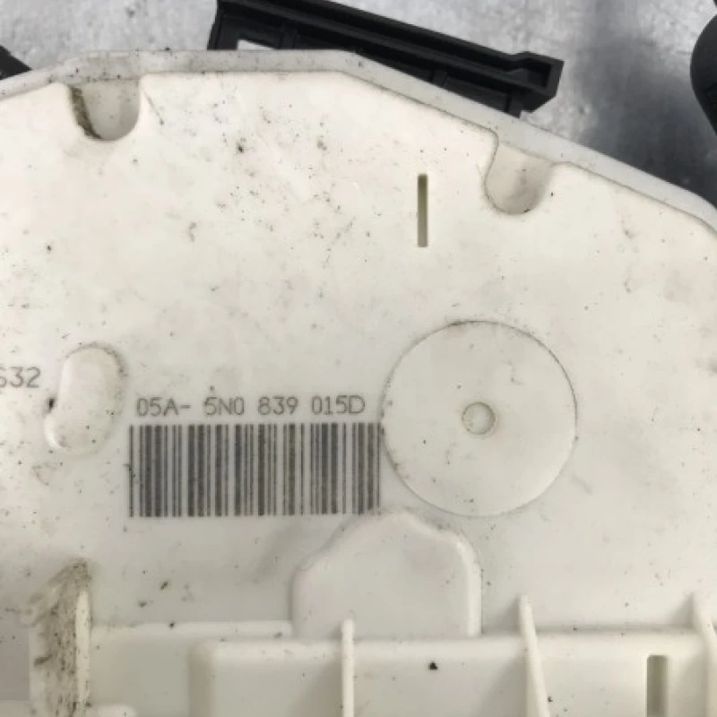 Iala broasca usa stanga spate / Volkswagen Tiguan 5N 2009 / Caroserie, oglinzi si faruri