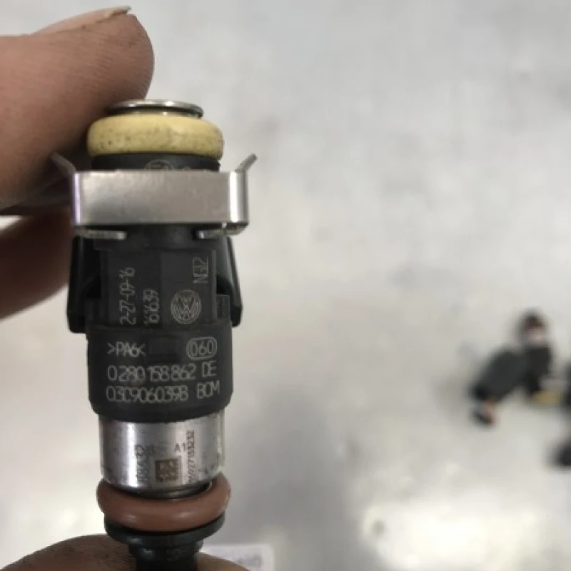 Injector / Volkswagen Golf MK7 2017 / Motor, racire si evacuare