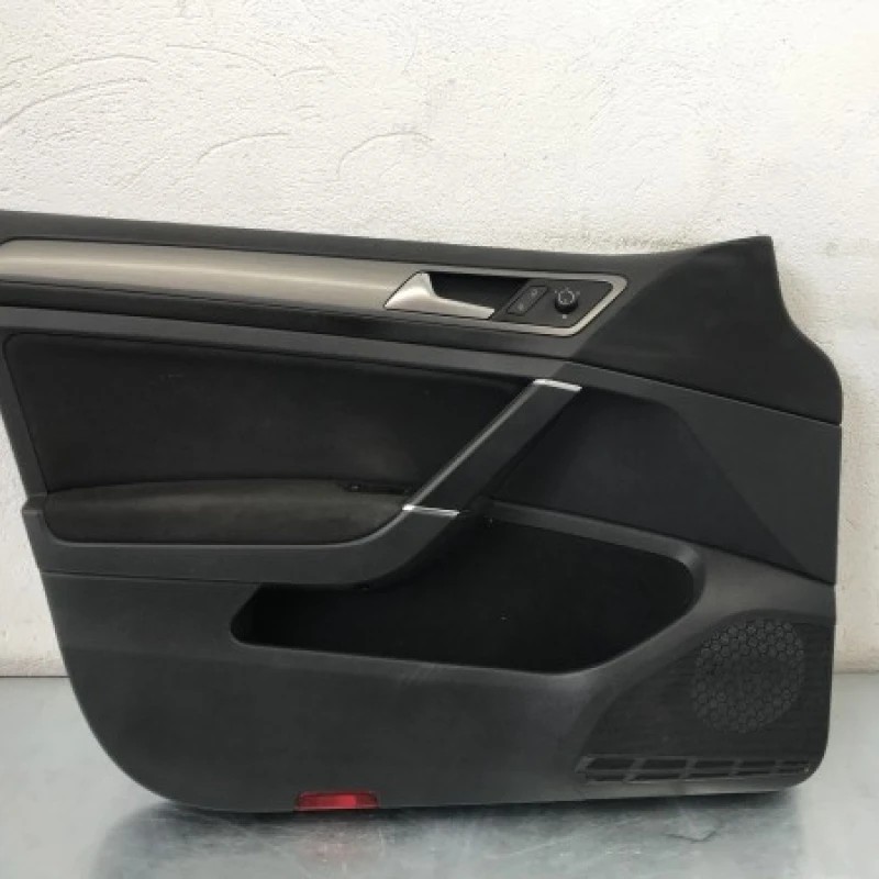 Panou tapiterie usa stanga fata Volkswagen Tiguan 5N 2009