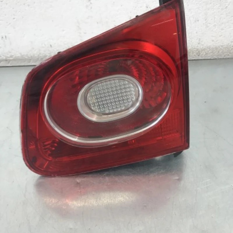 Stop dreapta haion / Volkswagen Tiguan 5N 2009 / Caroserie, oglinzi si faruri