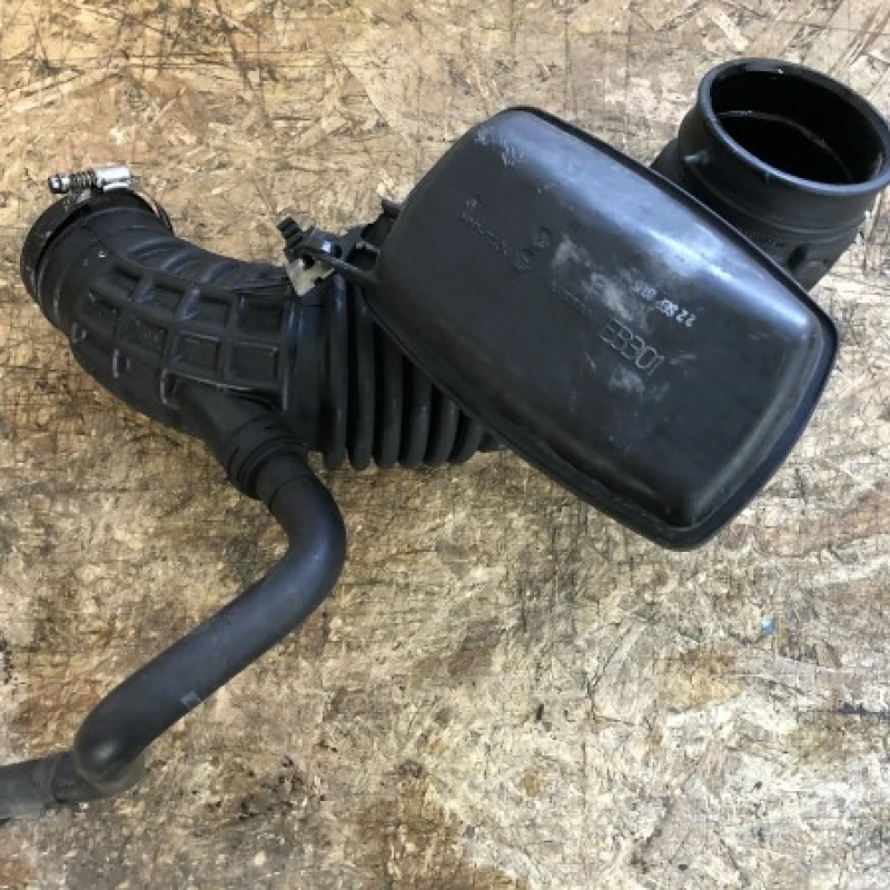 Furtun filtru aer Nissan 