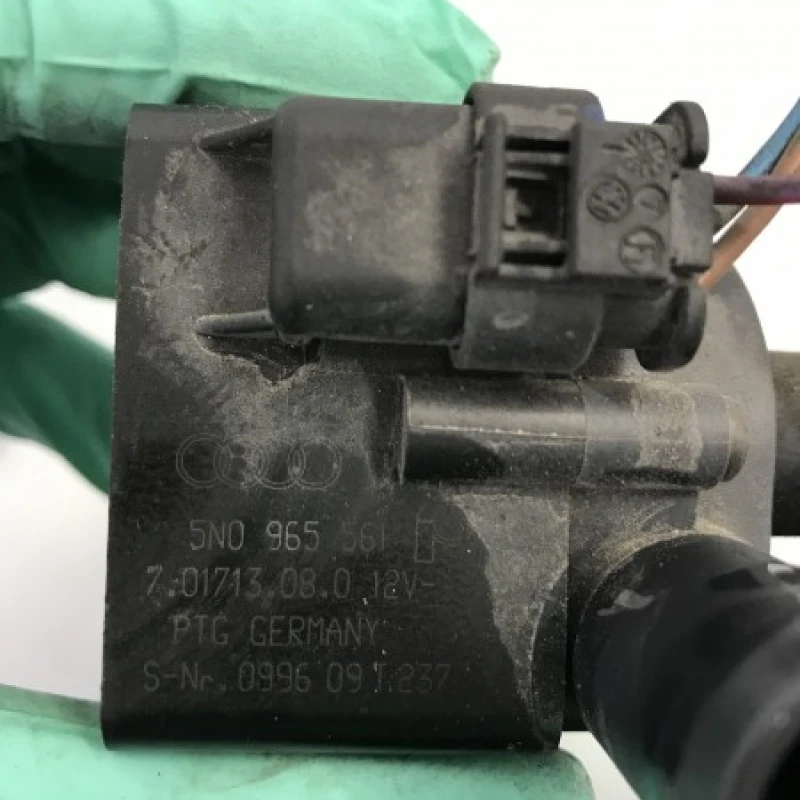 Pompa auxiliara recirculare apa / Volkswagen Passat B6 2009 / Motor, racire si evacuare