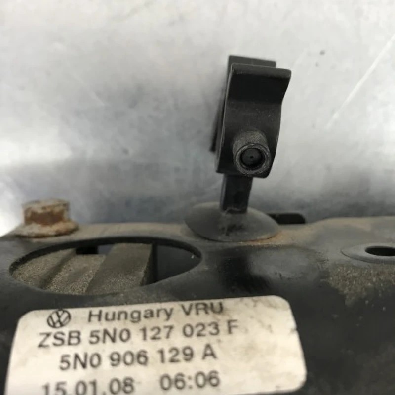 Pompa combustibil / Volkswagen Tiguan 5N 2009 / Motor, racire si evacuare