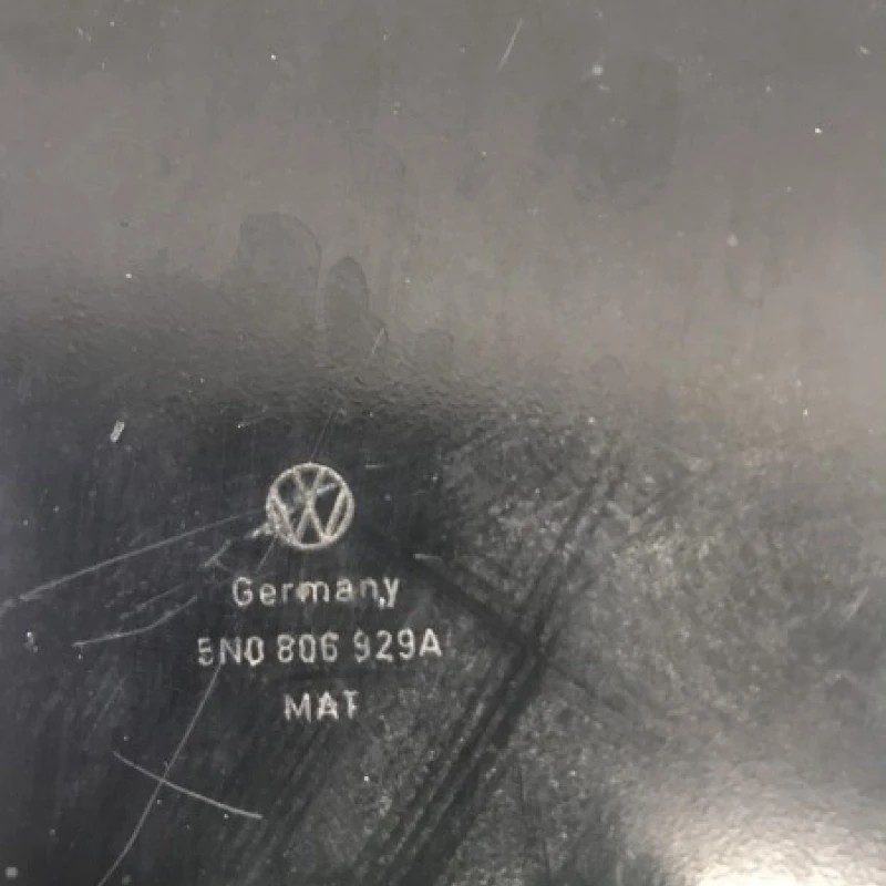 Suport far stanga dreapta / Volkswagen Tiguan 5N 2009 / Caroserie, oglinzi si faruri