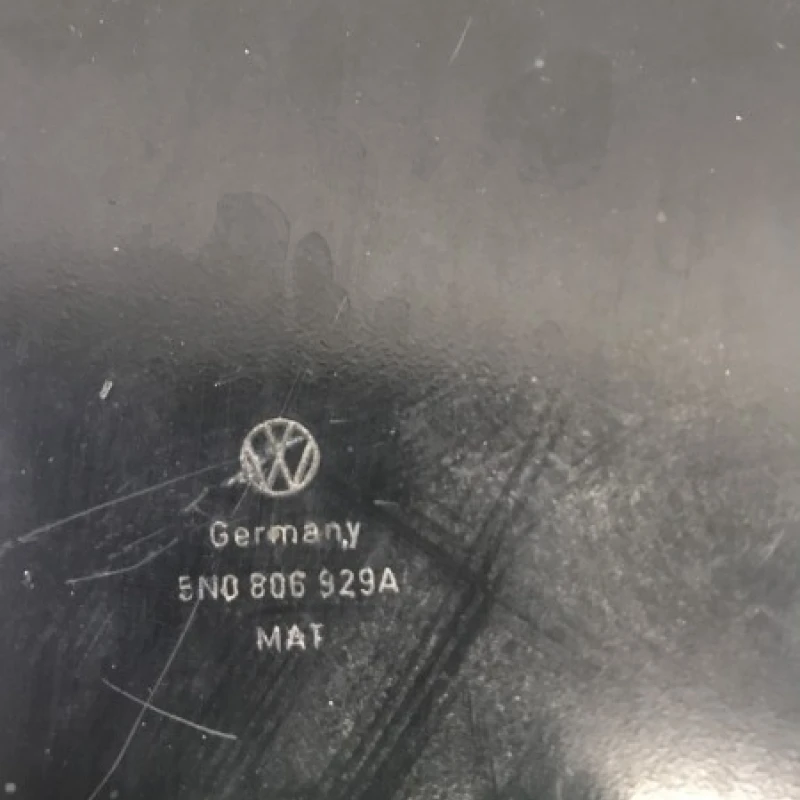 Suport far stanga dreapta / Volkswagen Tiguan 5N 2009 / Caroserie, oglinzi si faruri