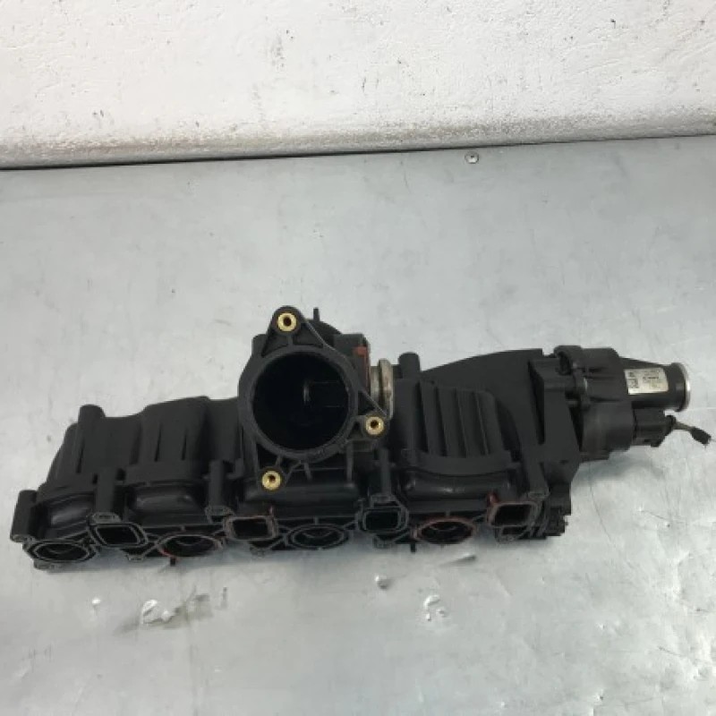 Galerie de admisie / Volkswagen Golf MK6 2010 / Motor, racire si evacuare