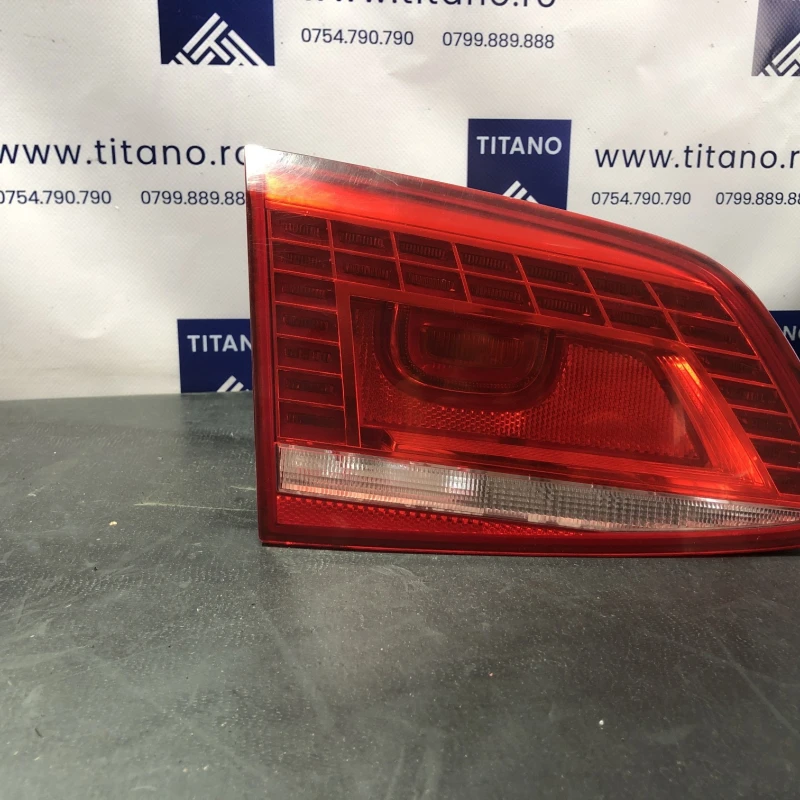 Stop dreapta haion / Volkswagen Passat B7 2013 / Caroserie, oglinzi si faruri