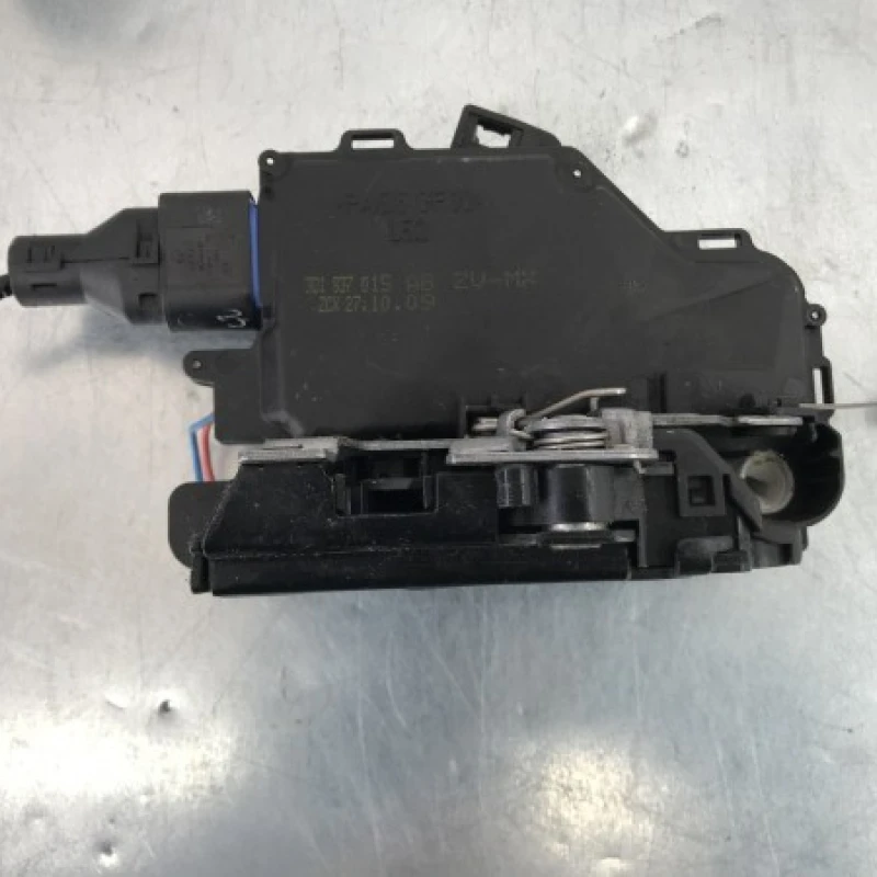 Iala broasca usa stanga fata Volkswagen 