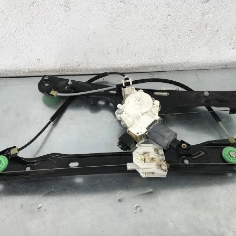 Macara geam usa dreapta fata / BMW X1 E84 2012 / Caroserie, oglinzi si faruri