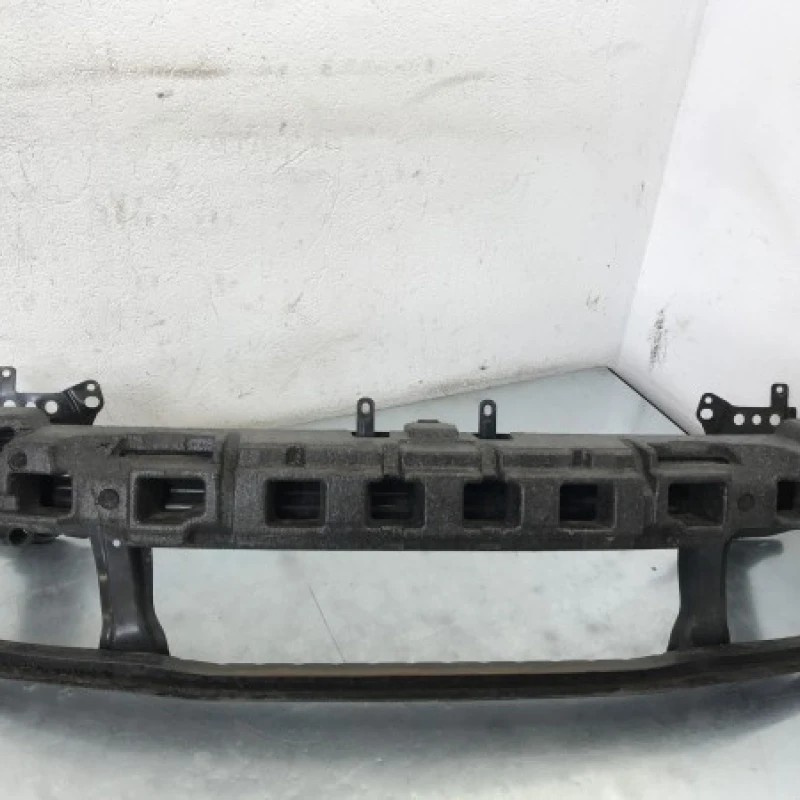 Armatura intaritura bara fata / Volkswagen Passat B6 2009 / Caroserie, oglinzi si faruri