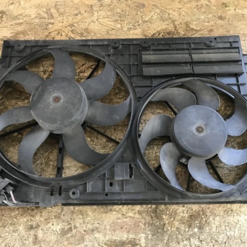 Electroventilator / Volkswagen Passat B6 2009 / Motor, racire si evacuare