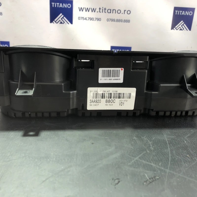 Ceas bord color / Volkswagen Passat B7 2012 / Audio si electronice