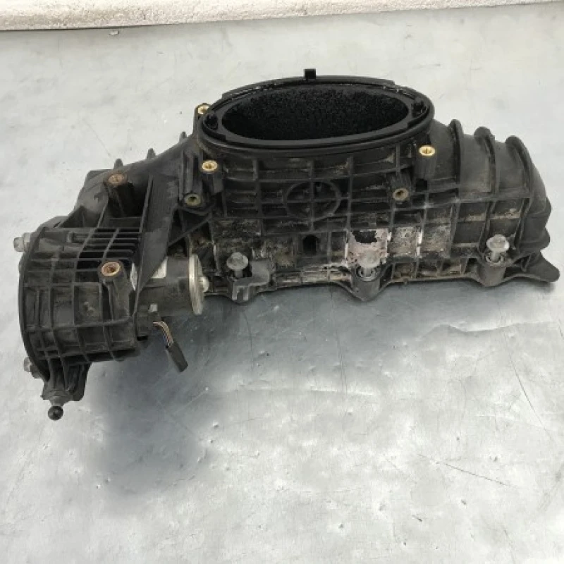 Galerie de admisie / Mercedes-Benz B Class W246 2015 / Motor, racire si evacuare