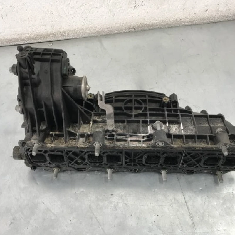 Galerie de admisie / Mercedes-Benz B Class W246 2015 / Motor, racire si evacuare