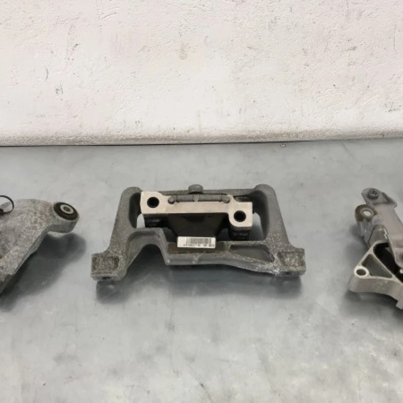 Suport tampon motor Mercedes-Benz B Class W246 2015