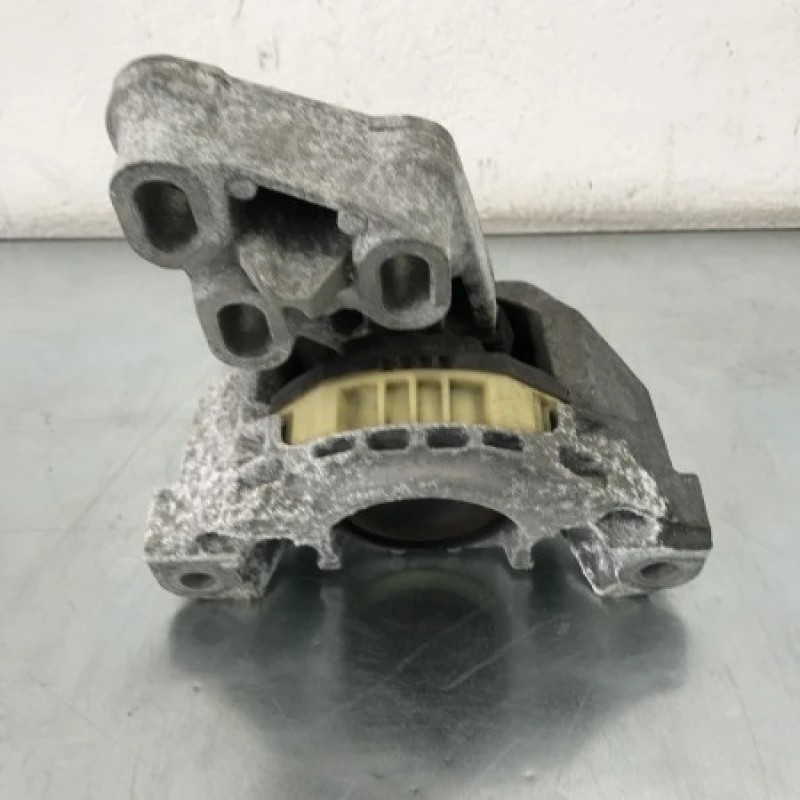 Suport tampon motor / Mercedes-Benz B Class W246 2015 / Motor, racire si evacuare