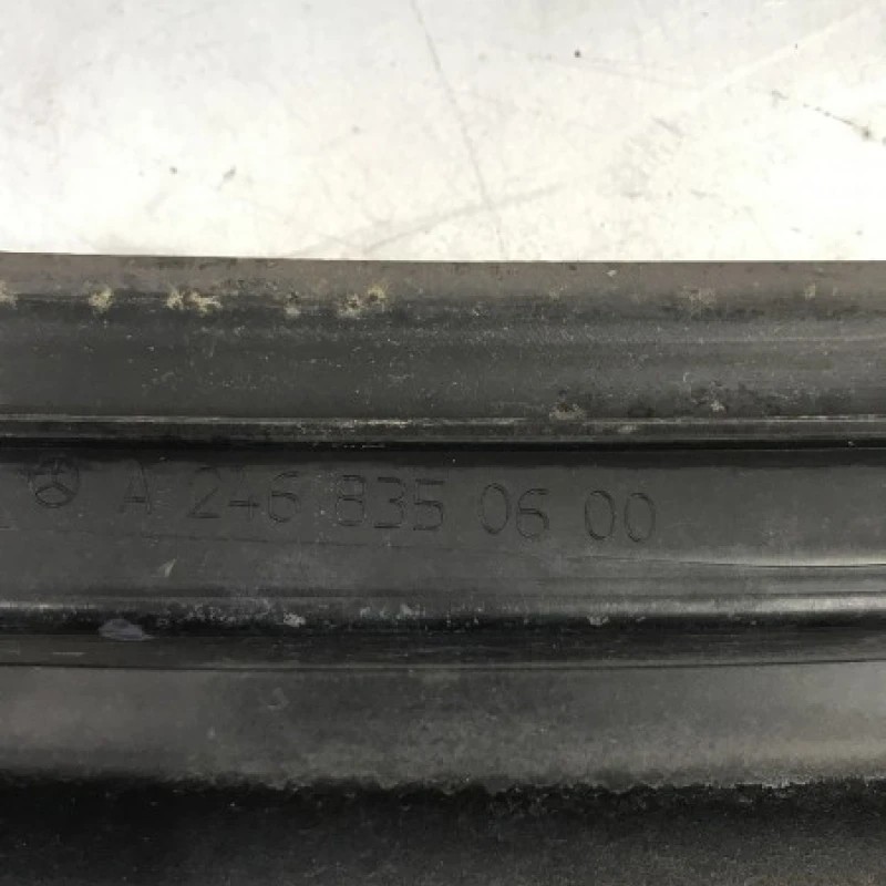 Grila stergatoare / Mercedes-Benz B Class W246 2015 / Caroserie, oglinzi si faruri