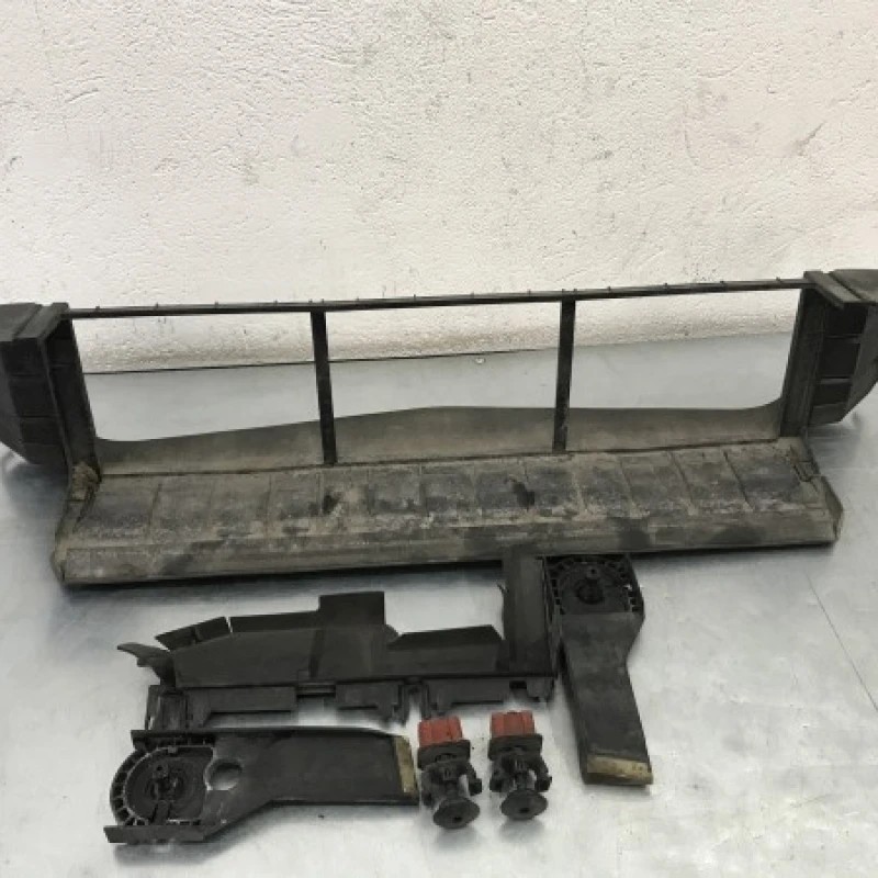 Deflector aer / Mercedes-Benz B Class W246 2015 / Caroserie, oglinzi si faruri