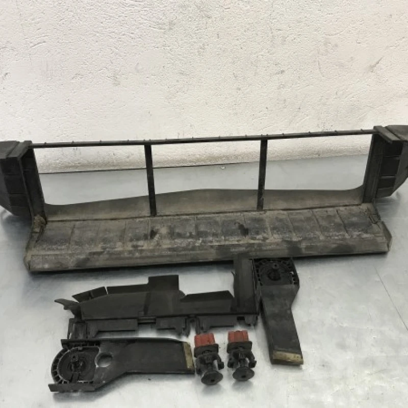 Deflector aer / Mercedes-Benz B Class W246 2015 / Caroserie, oglinzi si faruri