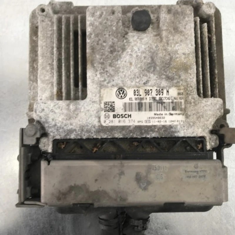 Calculator motor ecu Volkswagen Passat B7 2011