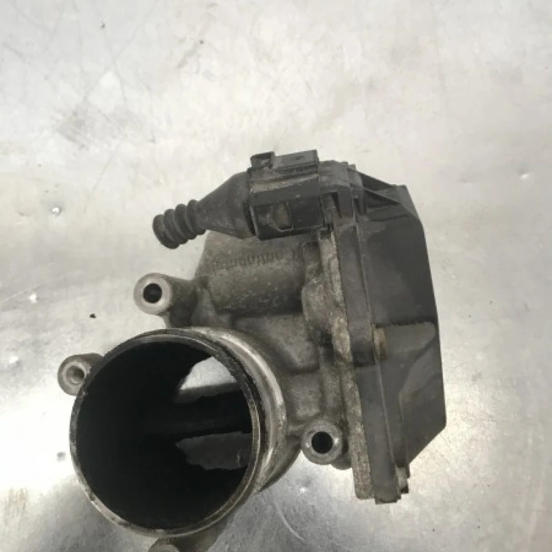 Clapeta acceleratie / Volkswagen Passat B7 2011 / Motor, racire si evacuare