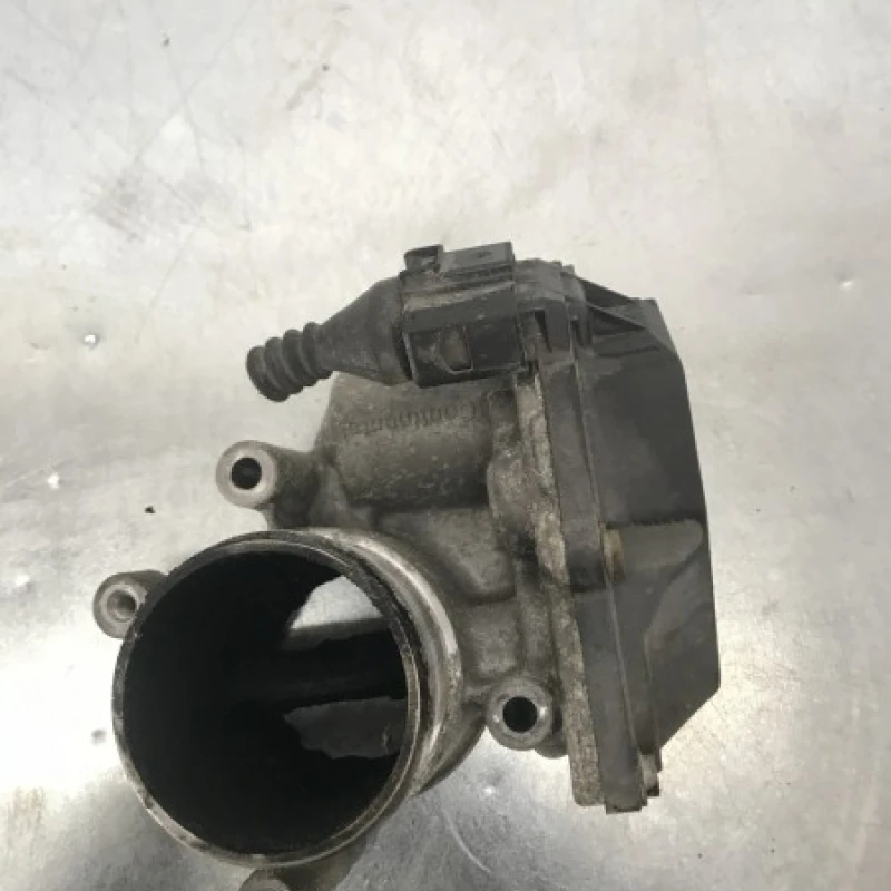 Clapeta acceleratie / Volkswagen Passat B7 2011 / Motor, racire si evacuare
