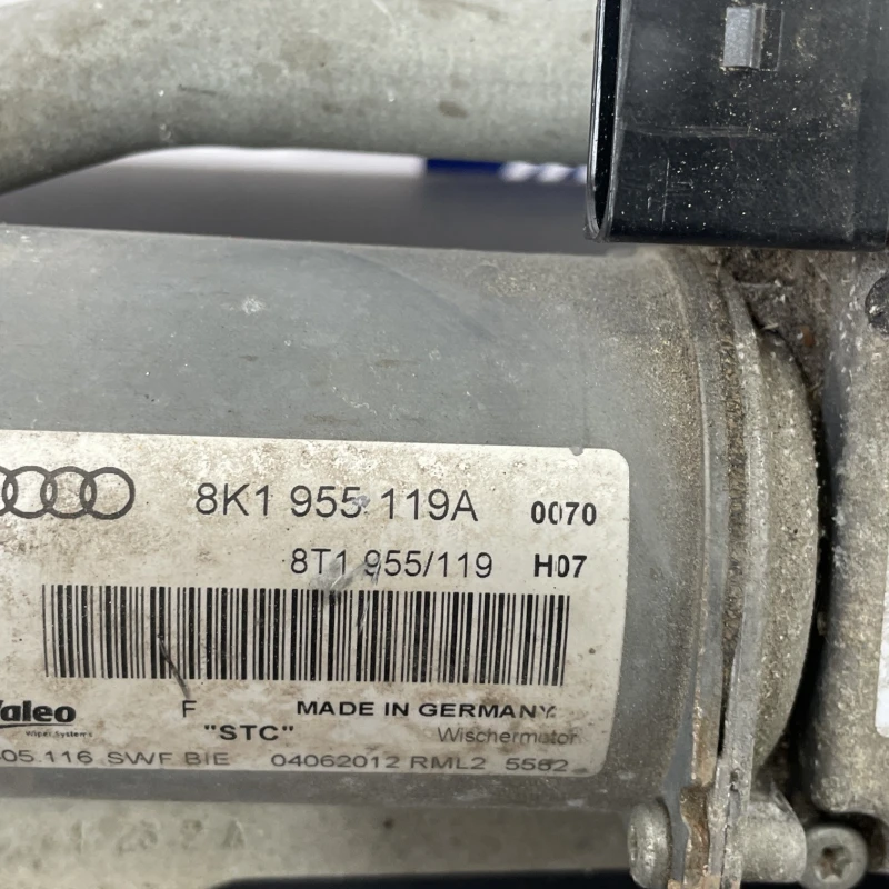 Ansamblu stergatoare cu motoras / Audi A4 B8 2013 / Caroserie, oglinzi si faruri