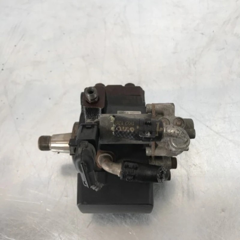 Pompa de injectie inalte / Volkswagen Passat B6 2010 / Motor, racire si evacuare