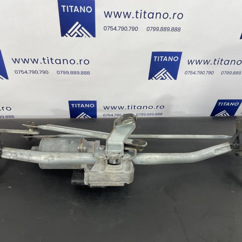 Ansamblu stergatoare cu motoras / Audi A4 B8 2013 / Caroserie, oglinzi si faruri