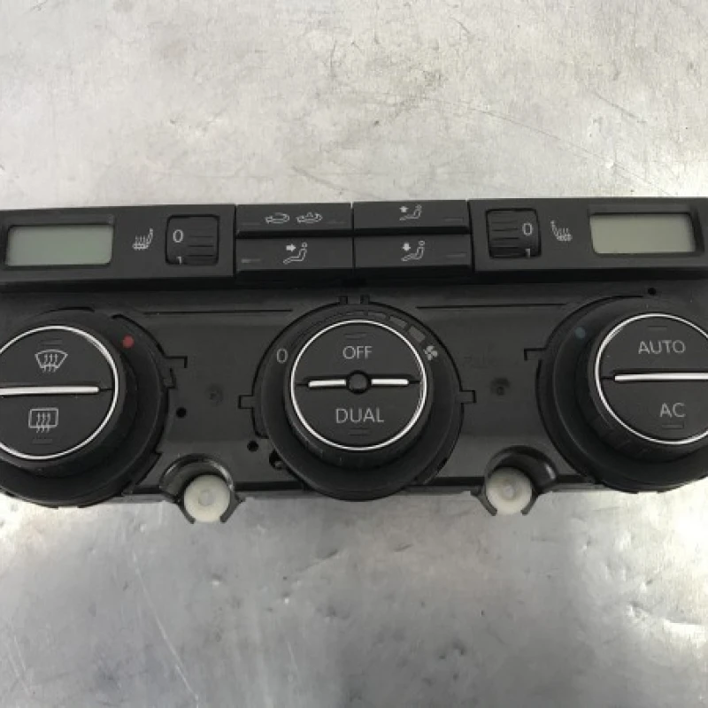 Panou climatronic / Volkswagen Passat B6 2010 / Climatizare