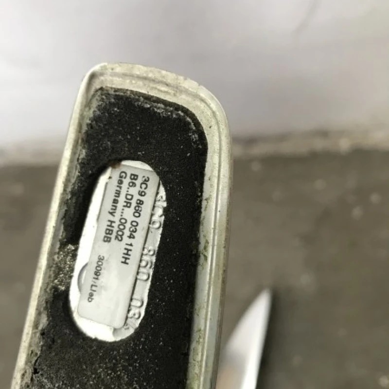 Bari longitudinale / Volkswagen Passat B6 2010 / Caroserie, oglinzi si faruri