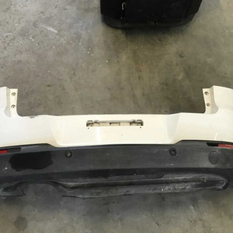 Bara spate / Volkswagen Tiguan 5N 2011 / Caroserie, oglinzi si faruri
