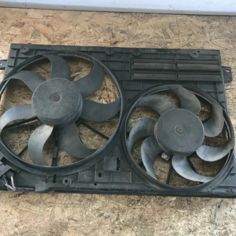 Electroventilator / Volkswagen Passat B6 2010 / Motor, racire si evacuare