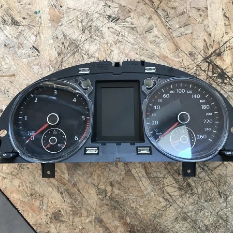 Ceas bord Volkswagen Passat B6 2010